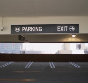 Parking_garage_directional_sign
